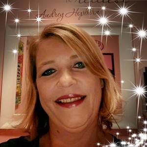 Meet your Posher, Karmon